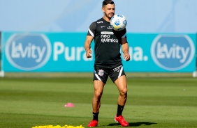 Giuliano segue treinando forte no CT Joaquim Grava no dia do aniversrio do Corinthians