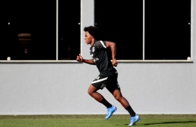 Willian já treina no CT do Corinthians