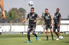Gabriel, Renato e Jô em mais um dia de treinamentos no CT do Corinthians