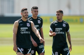 Giuliano, Cantillo e Gabriel durante treino no CT do Corinthians