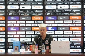 Roger Guedes concede entrevista coletiva no CT do Corinthians