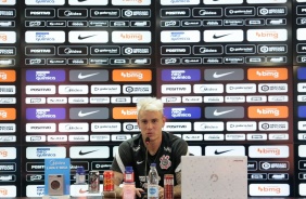 Roger Guedes concede entrevista coletiva no CT do Corinthians