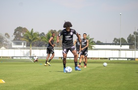 Willian em mais um dia de treinamentos no CT do Corinthians