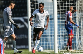 Cau comemorando gol contra o Bahia, pelo Brasileiro Sub-20