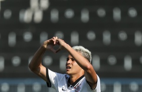 Matheus comemorando gol contra o Bahia, pelo Brasileiro Sub-20