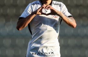Ryan comemorando seu gol no jogo entre Corinthians e Bahia, pelo Brasileiro Sub-20
