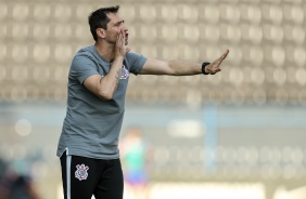 Tcnico Diogo Siston no jogo entre Corinthians e Bahia, pelo Brasileiro Sub-20