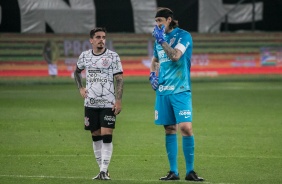 Fagner e Cássio durante jogo entre Corinthians e Juventude na Neo Química Arena
