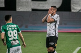 renato durante jogo entre Corinthians e Juventude, pelo Brasileiro