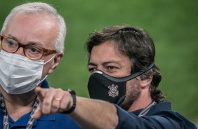 Roberto de Andrade e Duilio Monteiro estiveram presentes no jogo entre Corinthians e Juventude