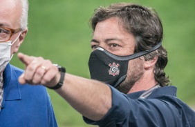 Roberto de Andrade e Duilio Monteiro estiveram presentes no jogo entre Corinthians e Juventude