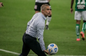 Sylvinho durante jogo entre Corinthians e Juventude, pelo Brasileiro