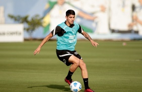 Araos durante treino do Corinthians no CT Joaquim Grava