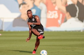 Xavier durante treino do Corinthians no CT Joaquim Grava