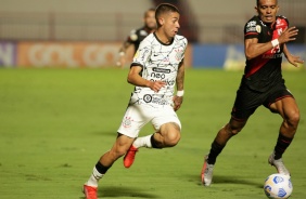 Gabriel Pereira durante empate entre Corinthians e Atlético-GO, pelo Campeonato Brasileiro