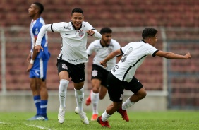 Arthur Sousa durante jogo entre Corinthians e Nacional-SP pelo Paulista Sub-20