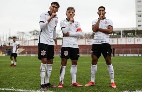 Elenco Sub-20 durante jogo entre Corinthians e Nacional-SP pelo Paulista Sub-20