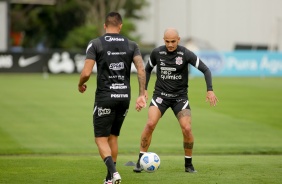Fábio Santos durante tarde de treinos do Corinthians no CT Joaquim Grava
