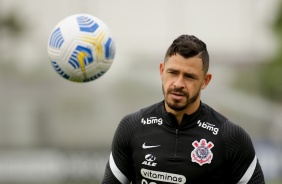 Giuliano durante tarde de treinos do Corinthians no CT Joaquim Grava