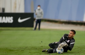 Guilherme durante tarde de treinos do Corinthians no CT Joaquim Grava