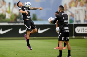 Mantuan durante tarde de treinos do Corinthians no CT Joaquim Grava