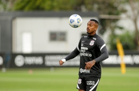 Raul Gustavo durante tarde de treinos do Corinthians no CT Joaquim Grava