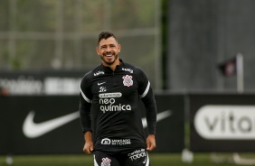 Renato Augusto e Luan durante tarde de treinos do Corinthians no CT Joaquim Grava