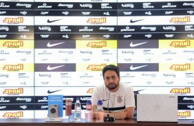 Treinador Arthur Elias concede entrevista coletiva no CT Joaquim Grava