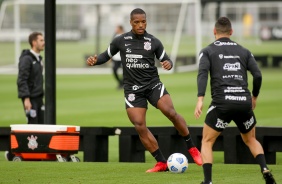 Xavier durante tarde de treinos do Corinthians no CT Joaquim Grava