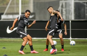 Du Queiroz e Adson no ltimo treino do Corinthians para duelo diante o Amrica-MG
