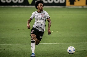 Willian durante partida entre Corinthians e América-MG, pelo Brasileiro, na Neo Química Arena