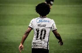 Willian fez sua estreia como jogador do Corinthians no jogo contra o América-MG
