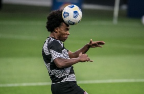 Willian durante aquecimento para jogo entre Corinthians e Amrica-MG, pelo Brasileiro