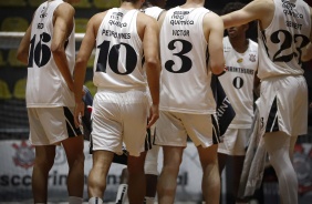 Corinthians durante partida contra o Mogi, vlida pelo Paulista de Basquete