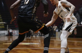 Dalaqua durante partida contra o Mogi, válida pelo Paulista de Basquete