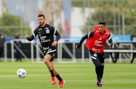 Giuliano e Mantuan no treinamento do Corinthians, no CT Dr. Joaquim Grava