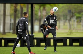Joo Victor e Gabriel Pereira no treinamento do Corinthians, no CT Dr. Joaquim Grava