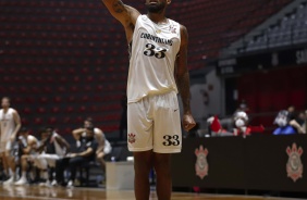 Malcolm Miller durante partida contra o Mogi, válida pelo Paulista de Basquete