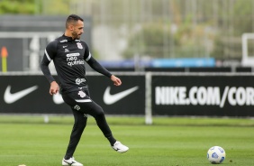 Renato Augusto durante treino no CT Dr. Joaquim Grava