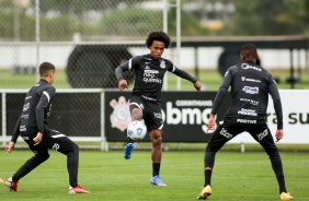 Willian no treinamento do Corinthians, no CT Dr. Joaquim Grava