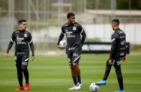 Fagner, Gil e Gabriel durante treino preparatório para o Dérbi entre Corinthians e Palmeiras