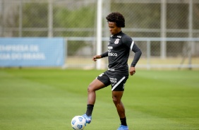 Willain durante treino preparatrio para o Drbi entre Corinthians e Palmeiras