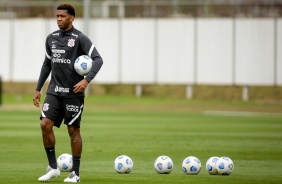 Zagueiro Gil durante treino preparatório para o Dérbi entre Corinthians e Palmeiras