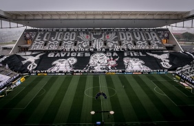 Mosaico pronto na Neo Química Arena; Corinthians recebe o Palmeiras pelo Brasileirão