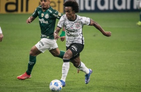 Willian durante partida entre Corinthians e Palmeiras, pelo Campeonato Brasileiro