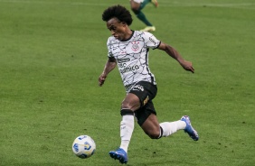 Willian durante partida entre Corinthians e Palmeiras, pelo Campeonato Brasileiro
