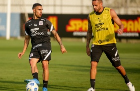 Gabriel e Renato Augusto durante tarde de treinos no CT do Corinthians
