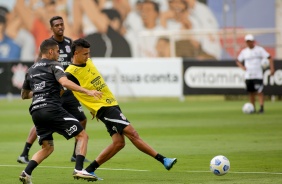 Cantillo em mais um dia de treinamentos no CT do Corinthians