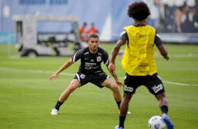 Gabriel e Willian em mais um dia de treinamentos no CT do Corinthians