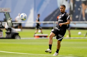 Gabriel em mais um dia de treinamentos no CT do Corinthians